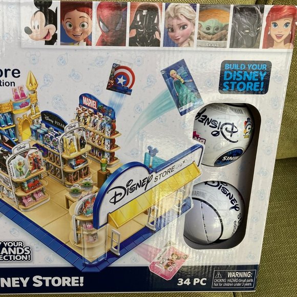 5 Surprise Mini Brands Mini Disney Store Playset by Zuru - Disney Toy Store NEW - Picture 2 of 4